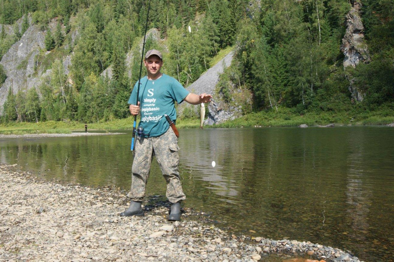Рыбалка на реке в Сибири