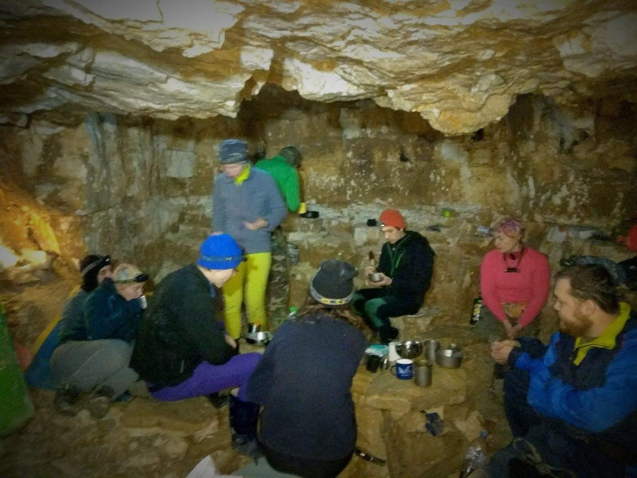 Пикник в пещере подмосковья
