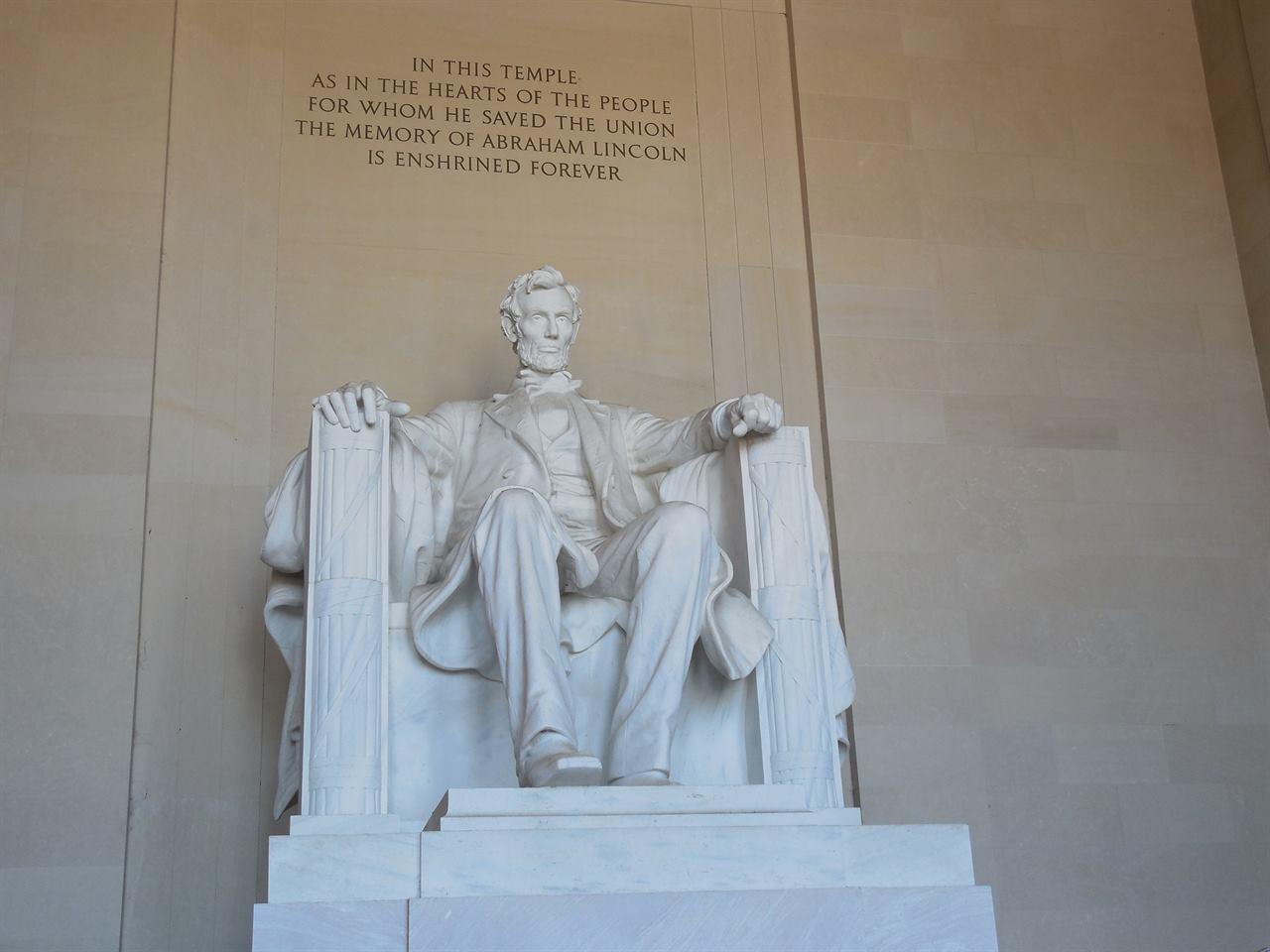 Скульптура Авраама Линкольна