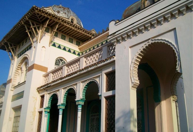 Дворцы и старинные здания Крыма