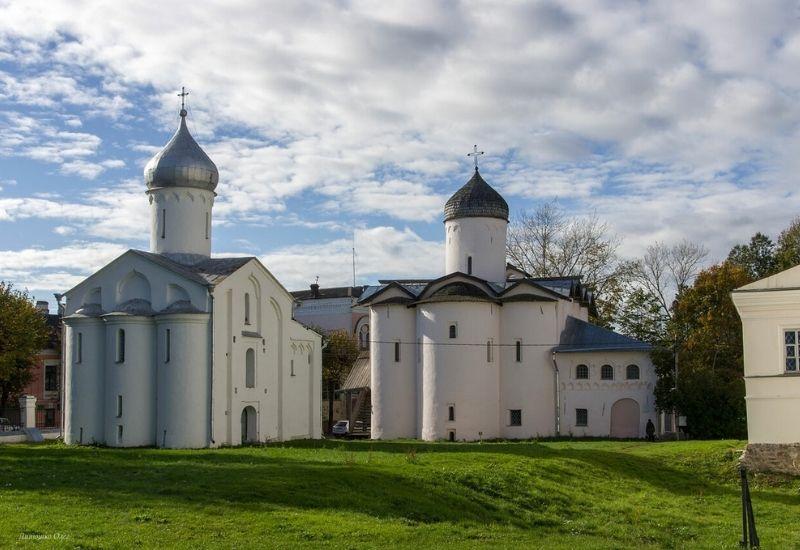 Храм Жен-мироносиц древний памятник культуры.