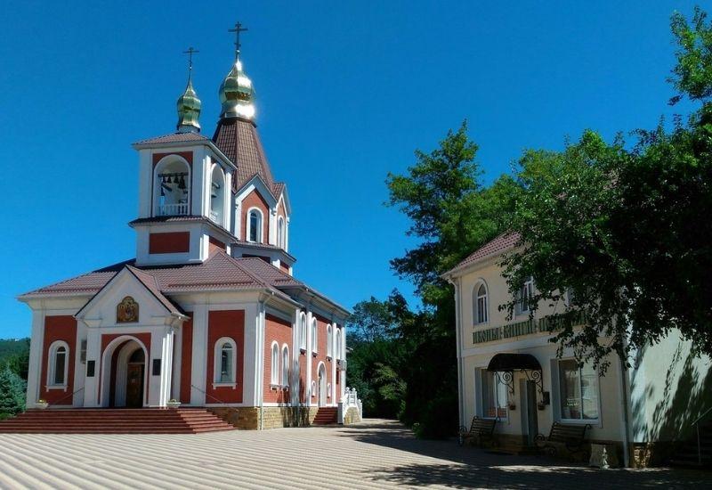 Троице-Сергиевская лавра в Дивноморском