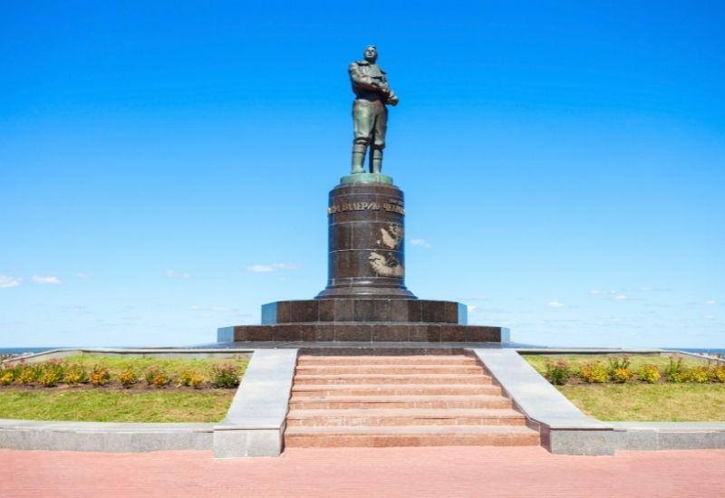 Памятник Валерию Чкалову Нижний Новгород