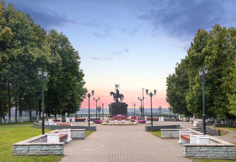 Памятник князю Владимиру и св. Федору 