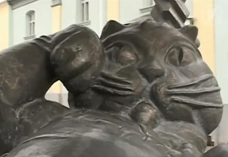 Памятник коту казанскому 