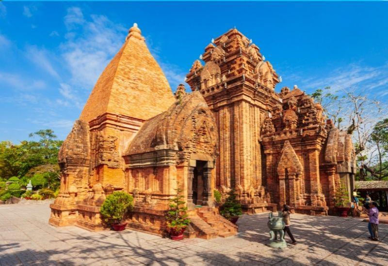 Храмовый комплекс Понагар во Вьетнаме