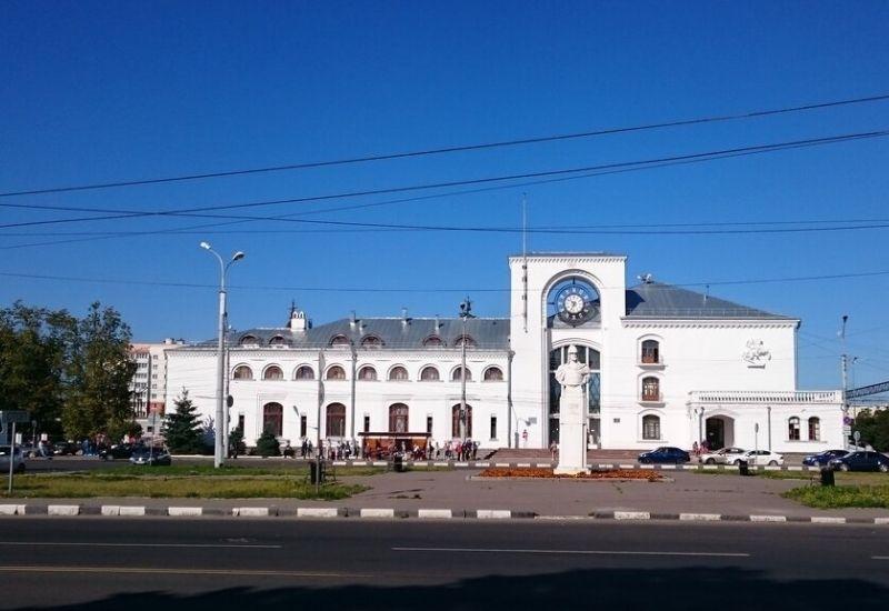 Новгородский железнодорожный вокзал.
