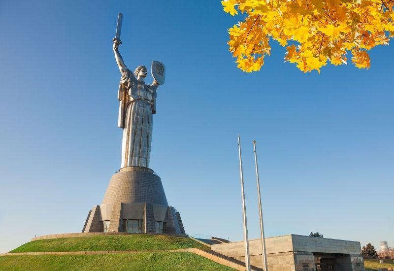 Памятник Родина-мать в Киеве