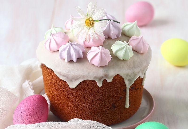 Кулич с безе