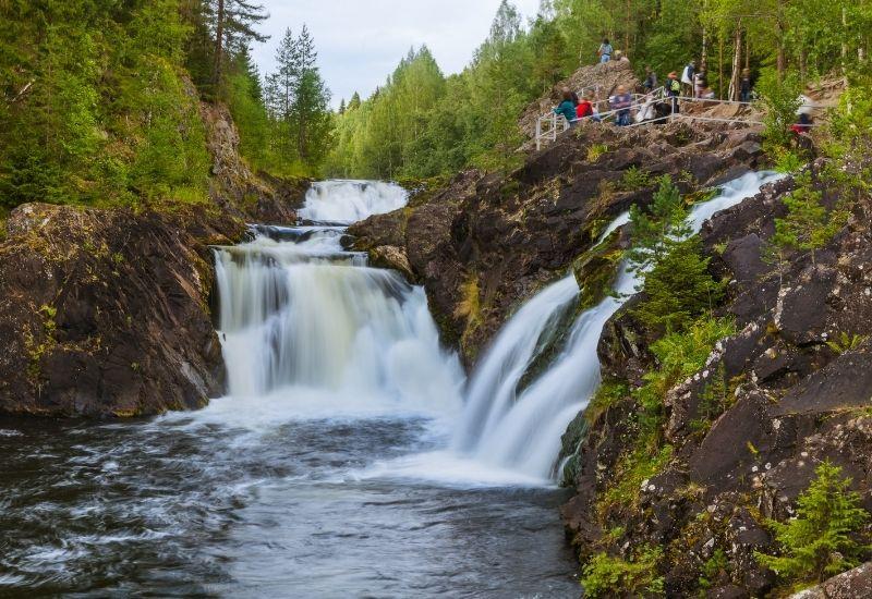 Река Суна водопад