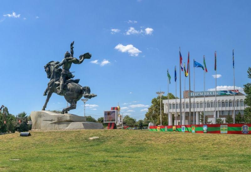 Памятник Суворову в Тирасполе