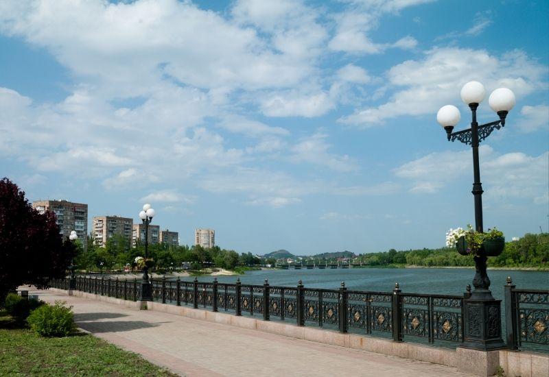 Набережная в Донецке