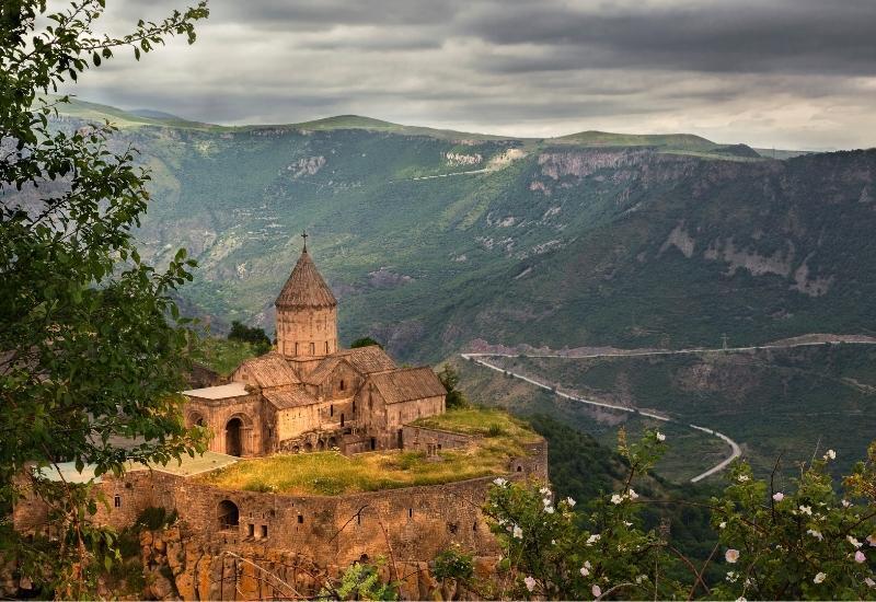 Татевский монастырь Армения куда поехать в санкции