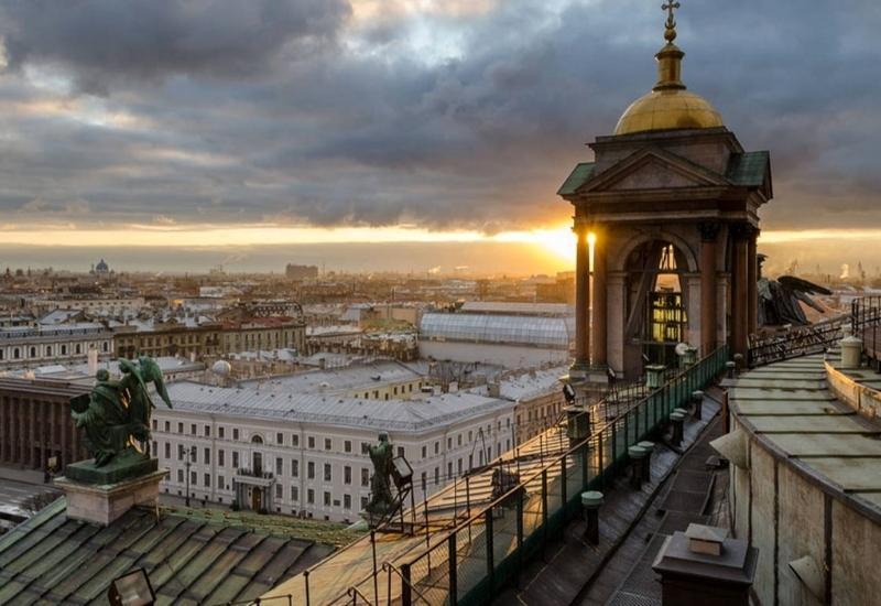 Колоннада Исаакиевского собора в смотровая площадка Санкт-Петербург