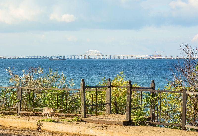 Мост в Крым с берега