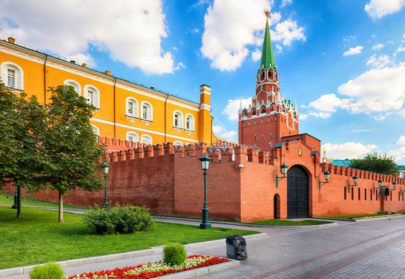 Кремль и Красная площадь куда сходить с ребенком в Москве