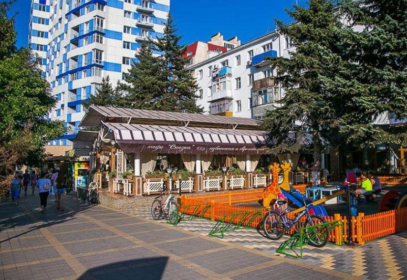 Пешеходная улица Горького Анапа