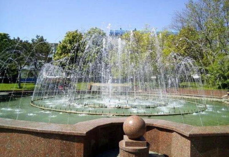 Поющие фонтаны Центральный сквер Анапа
