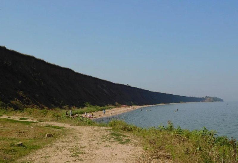Дикий пляж посёлjк Морской
