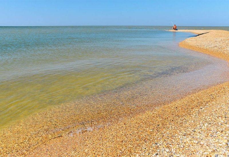 Дикие пляжи окраинf Ейск