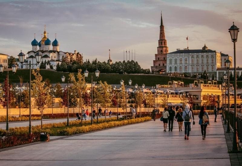 Кремлевская набережная Казань