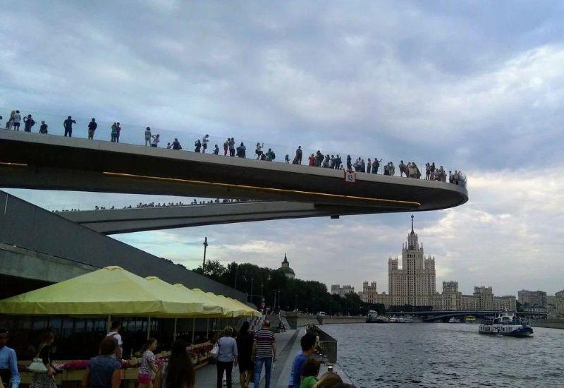 Парк Зарядье смотровая площадка Парящий мост