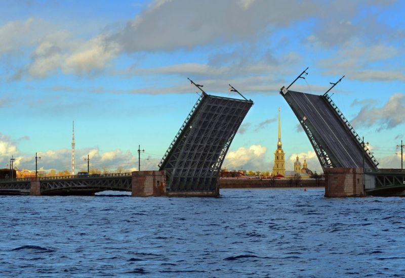 Разводной Дворцовый мост Санкт-Петербург что посмотреть