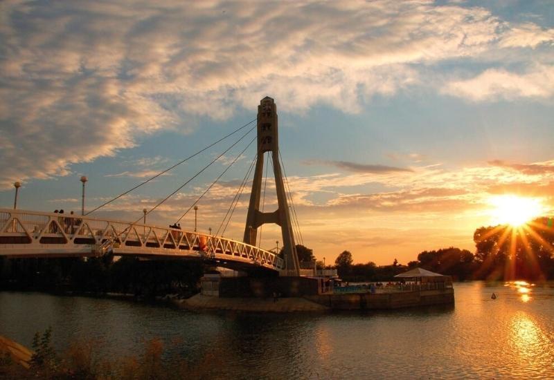 Вантовый мост поцелуев Краснодар