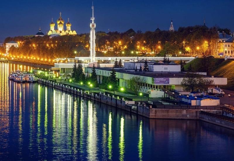 Волжская набережная и Речной вокзал Ярославль куда сходить
