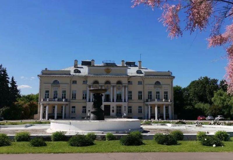 Александринский дворец на Ленинском проспекте Москва ЮАО