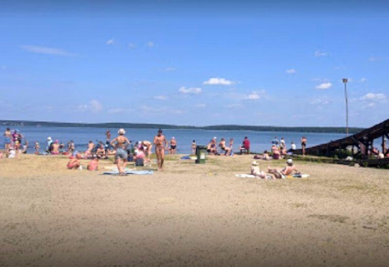 Пляжная зона у кафе Карасики Шарташ