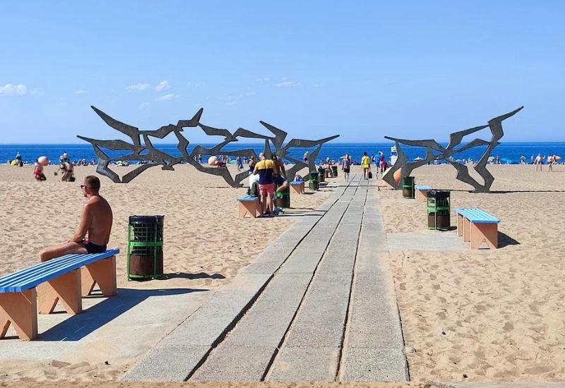 Поселок Солнечное Ласковый пляж