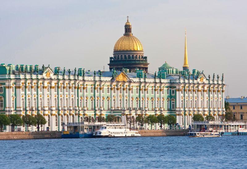 Дворцовая набережная Санкт-Петербург