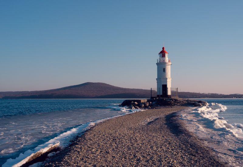 Токаревский маяк пляж Владивосток 