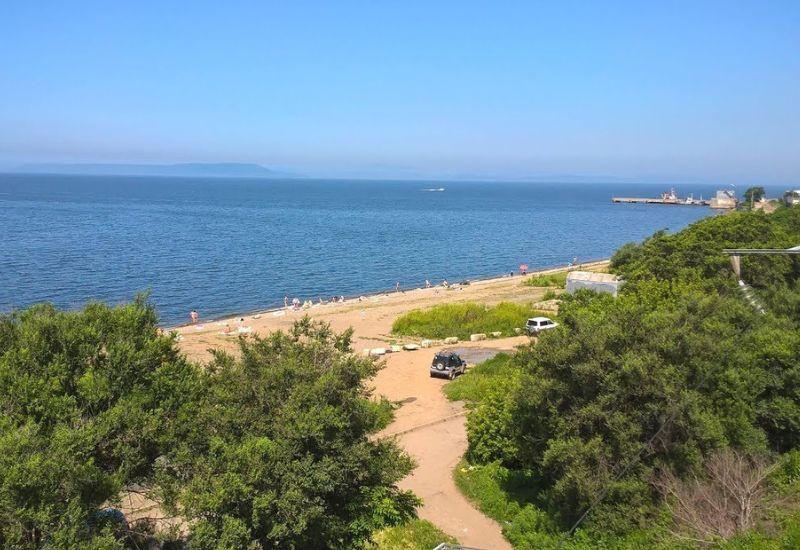 Станция Вторая речка, пляж