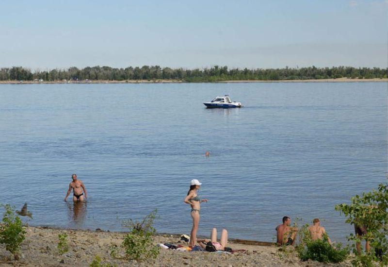 Голодный остров Нудистский пляж