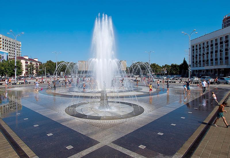 Главная площадь фонтаны Краснодар день города