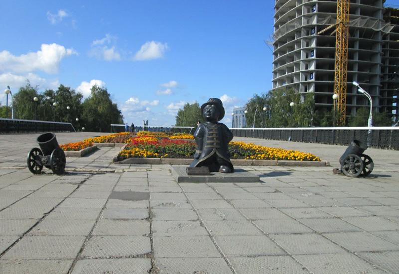 Ижик скульптура