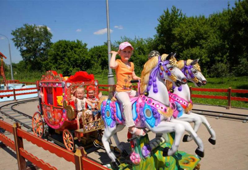 Парк Карусель в Коломенском аттракционы Москва