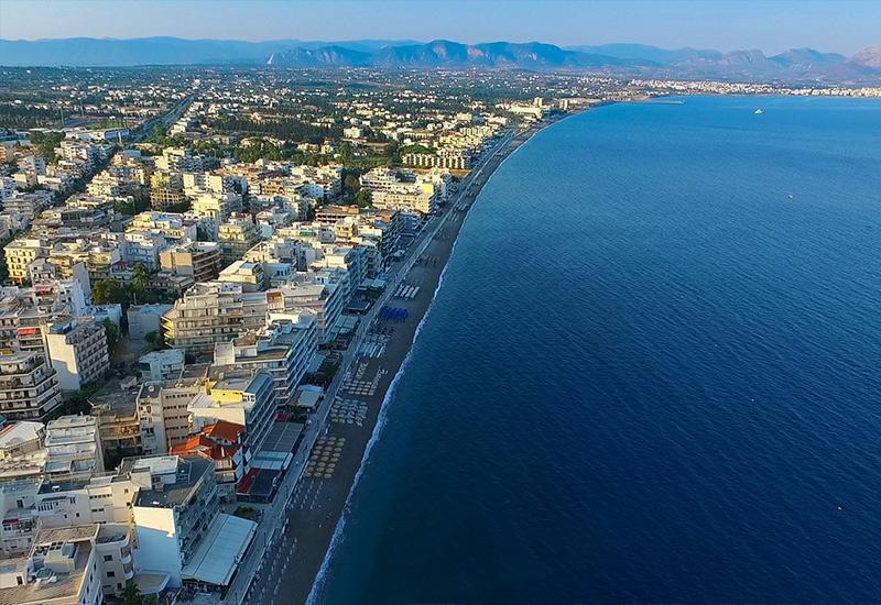 Лутраки город в Греции