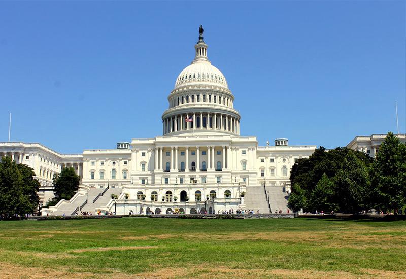 Здание Капитолия в Вашингтоне политическое убежище в США
