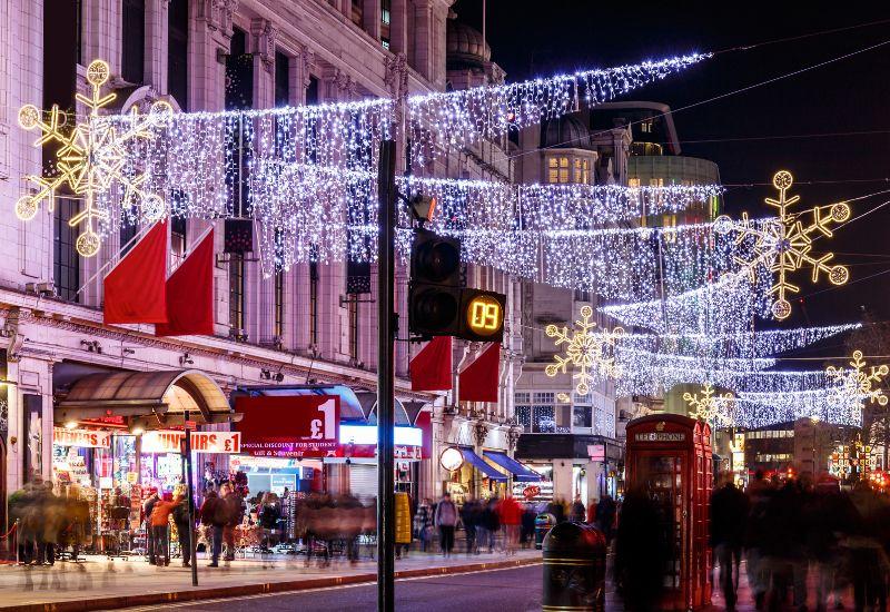 Улицы Лондона в Рождество Англия