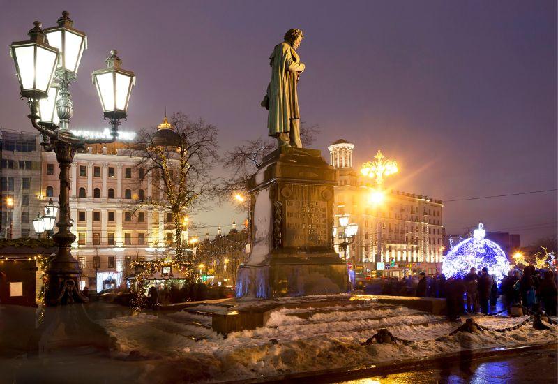Памятник А.С. Пушкину Москва свидание на 14 февраля в России