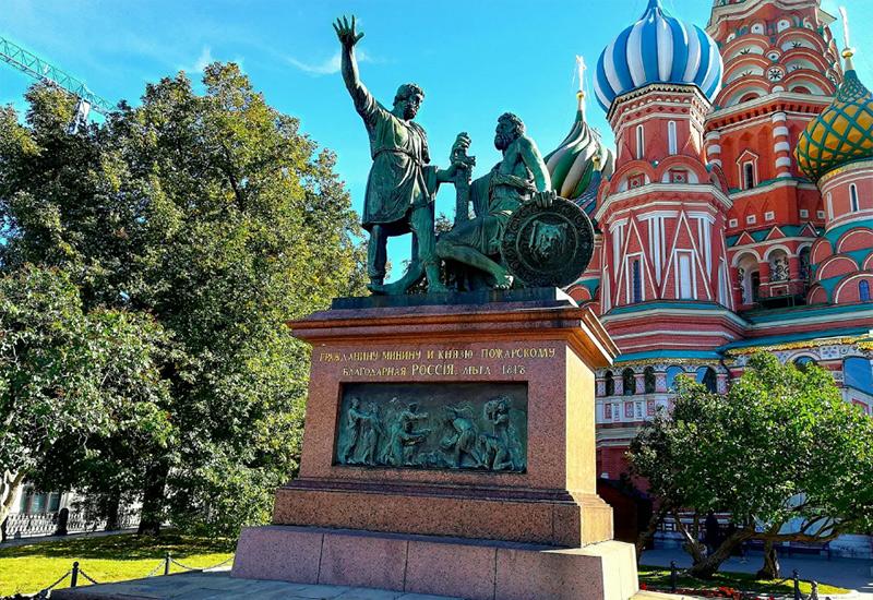 памятник Минину и Пожарскому в Москве
