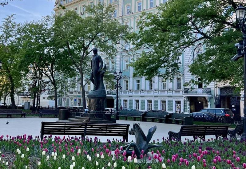 памятник Сергею Есенину на Тверском бульваре в Москве
