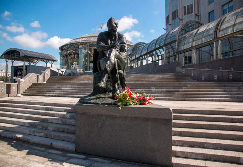 памятник Дмитрию Шостаковичу в Москве