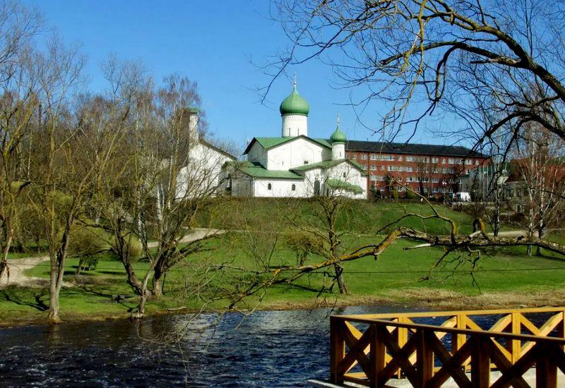 отдых в апреле в пскове